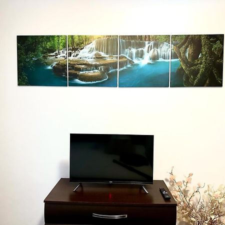 Cozy And Clean Apartment, Near National Arena Boekarest Buitenkant foto