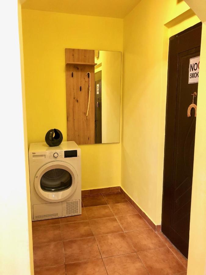 Cozy And Clean Apartment, Near National Arena Boekarest Buitenkant foto