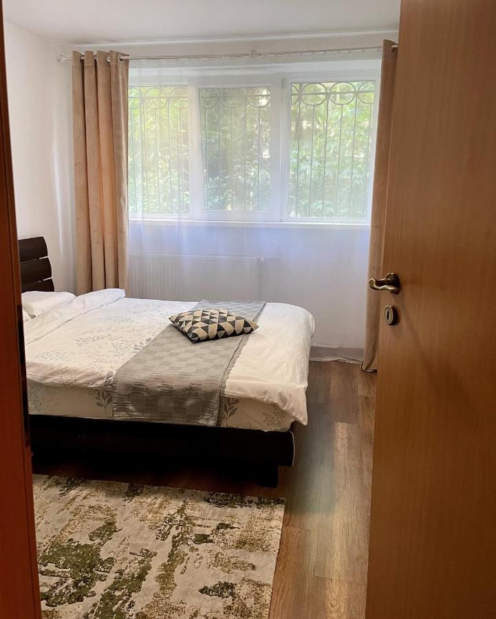 Cozy And Clean Apartment, Near National Arena Boekarest Buitenkant foto